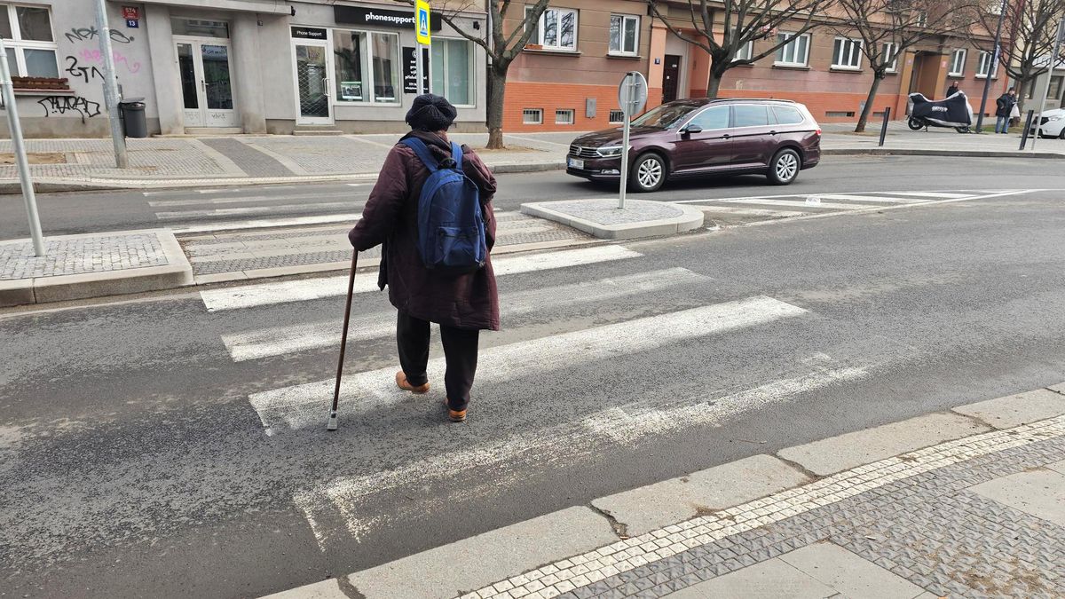 Přechody v Praze 4 rychle mizí. V pořádku, je to dočasně kvůli opravám, vysvětlují silničáři